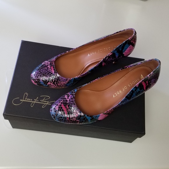 Shoes of Prey Purple Snake Round Toe Heels - Picture 3 of 5